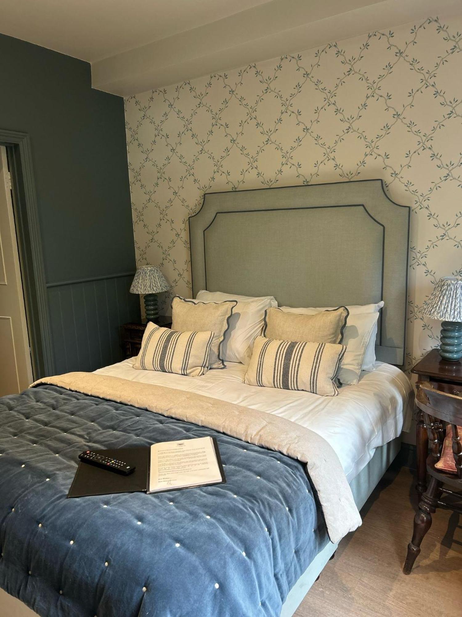Ravenwood Hall Hotel Bury St. Edmunds Eksteriør billede